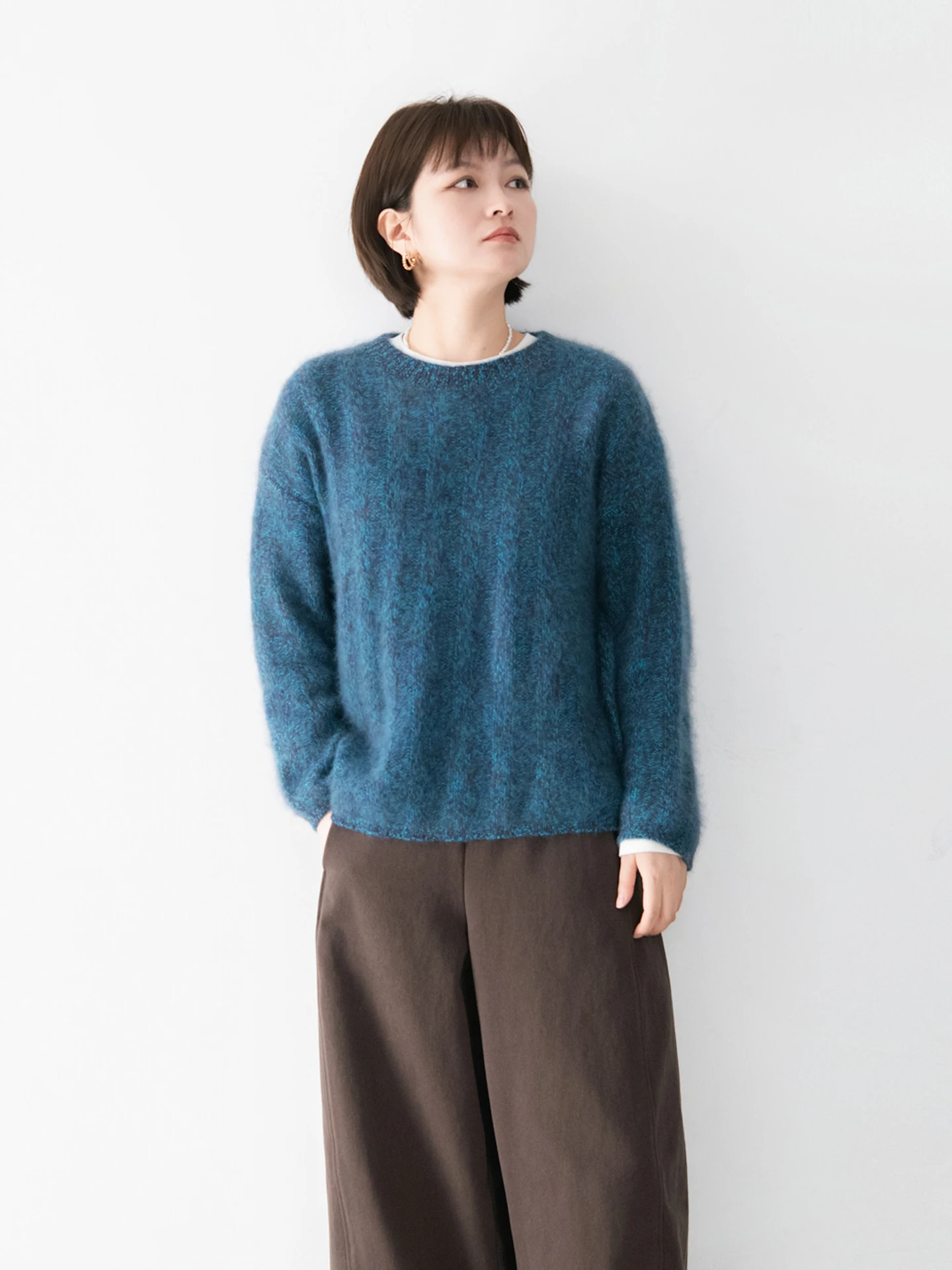 

Теплый шерстяной вязаный свитер женский свободного кроя с круглым вырезом, на флисовой подкладке, утолщенный, пушистый, не линяет, простой в уходе, осень-зима