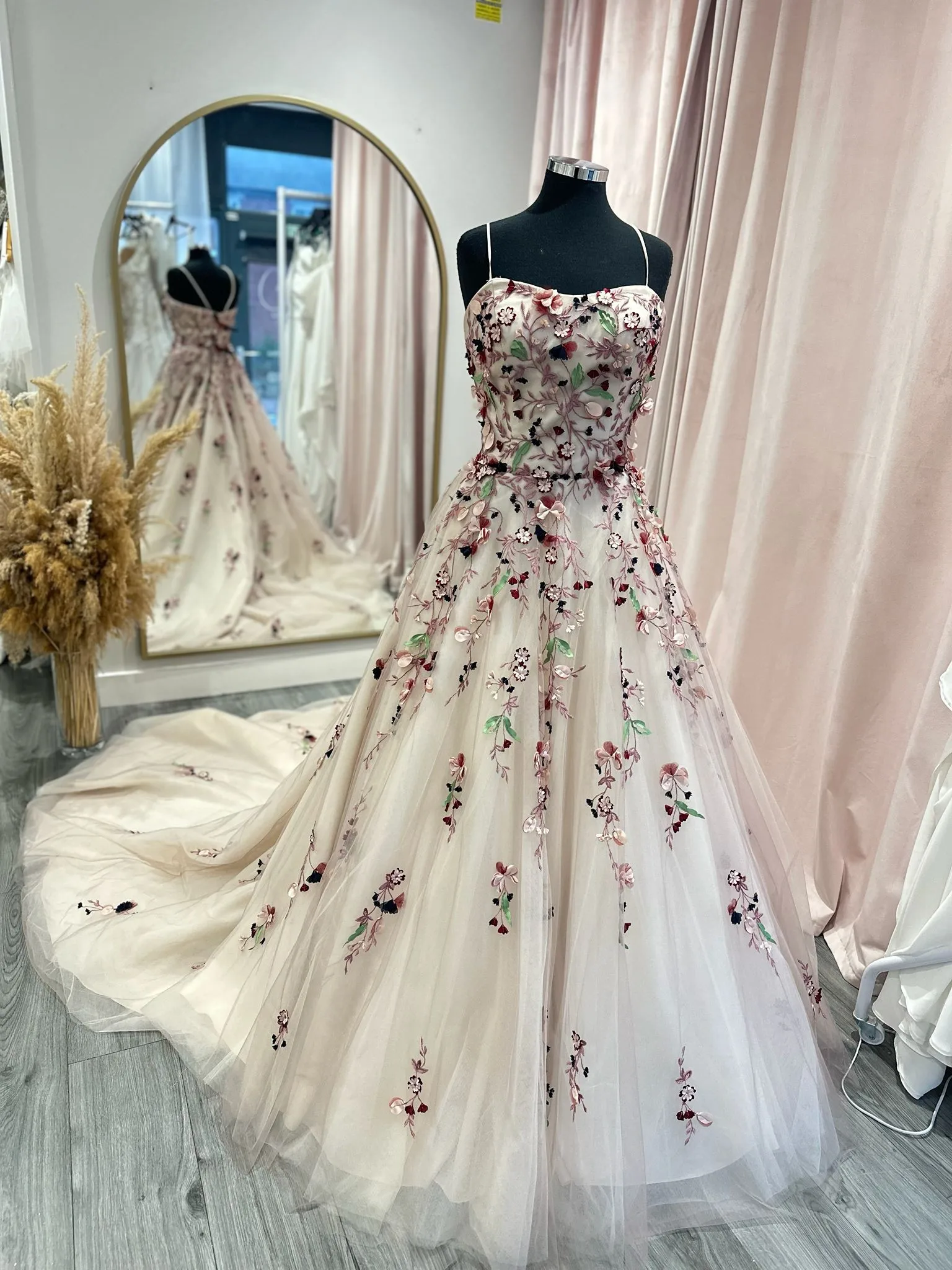 Personalizado 2026 feminino elegante vestido de princesa alça de casamento querida bordado adesivos fio bordado novia