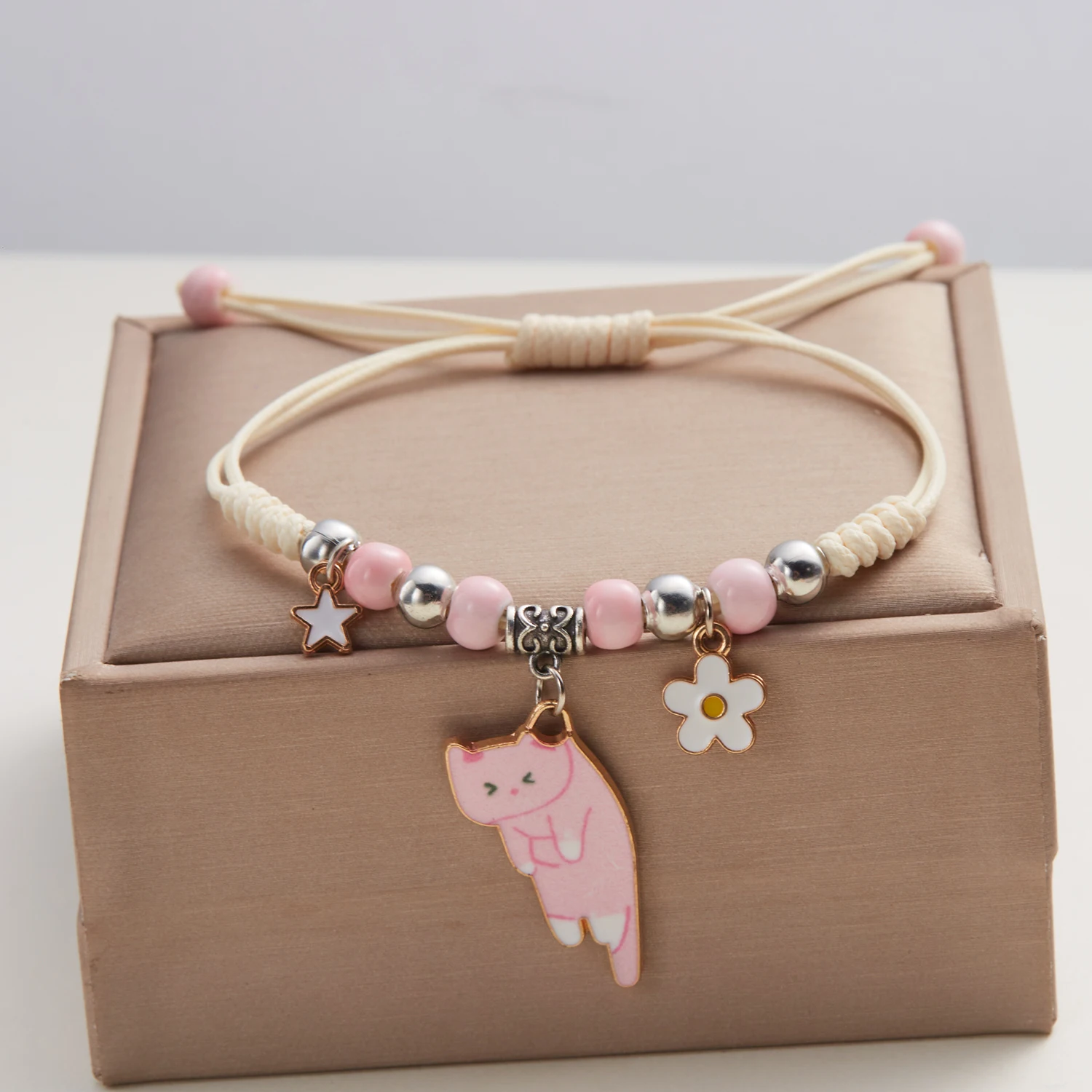 Vintage Handgefertigtes Glücksbringer-Armband für Frauen Niedlicher Kätzchen-Blumen-Anhänger Verstellbares Seil-Armband Freundschaftsschmuck Geschenk – Detail 4
