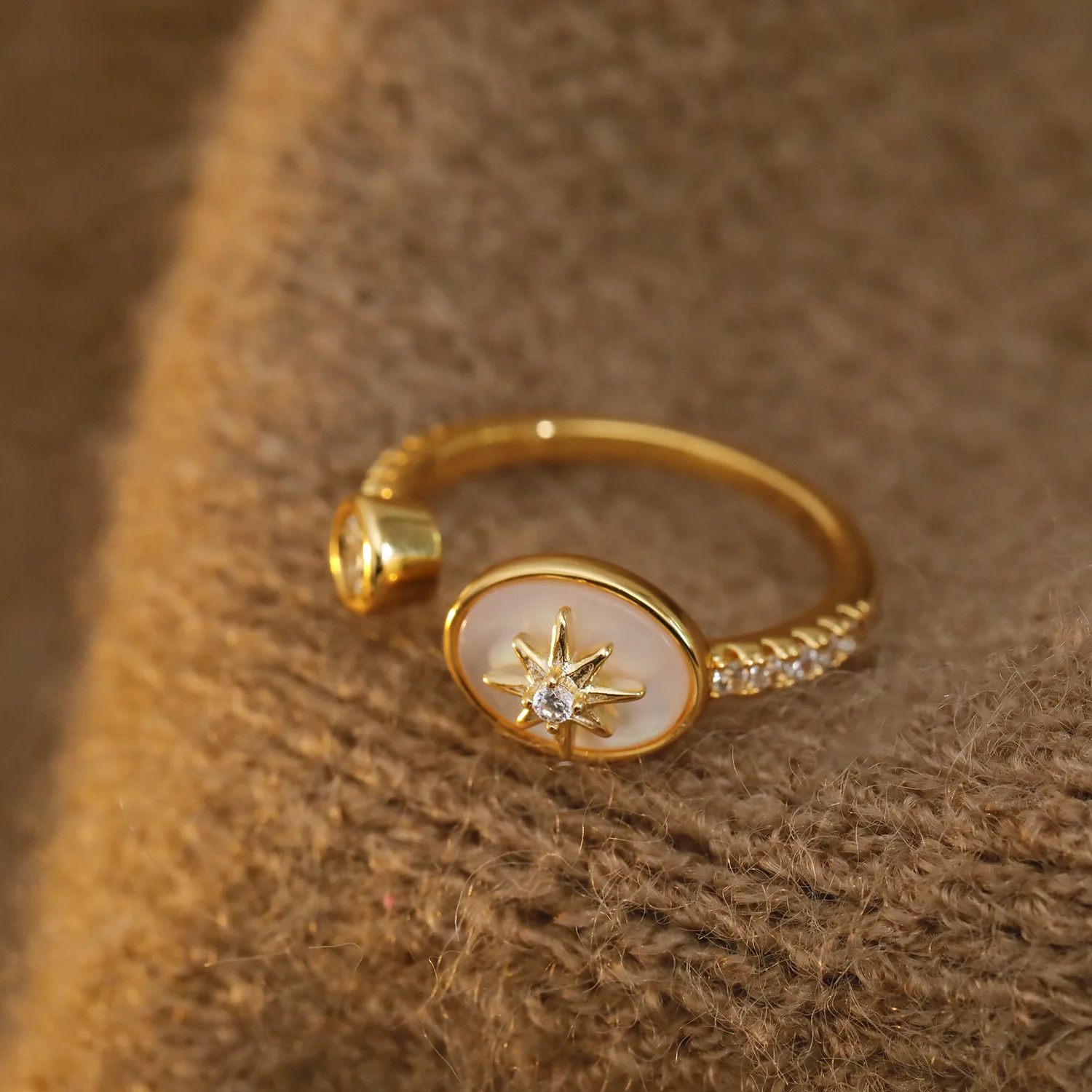 

Retro Court Style Abalone Star Ray Ring Open Adjustable Copper Plated 18K Gold Women's Fashion Jewelry Accessory