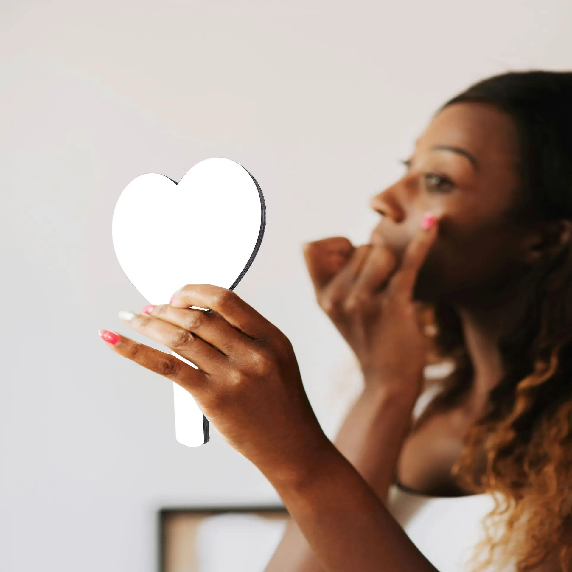 

20pcs Heart-Shaped Double-Sided Sublimation Makeup Mirrors Portable Handheld Student Mirror for Personal Beauty Care