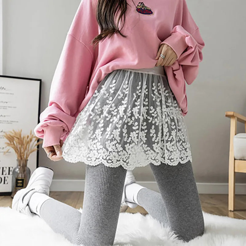 

2026 ГОРЯЧАЯ НОВИНКА! Женская мини-юбка с цветочной вышивкой и кружевным подолом, удлиняющая, для многослойных образов, весна-осень, черно-белая