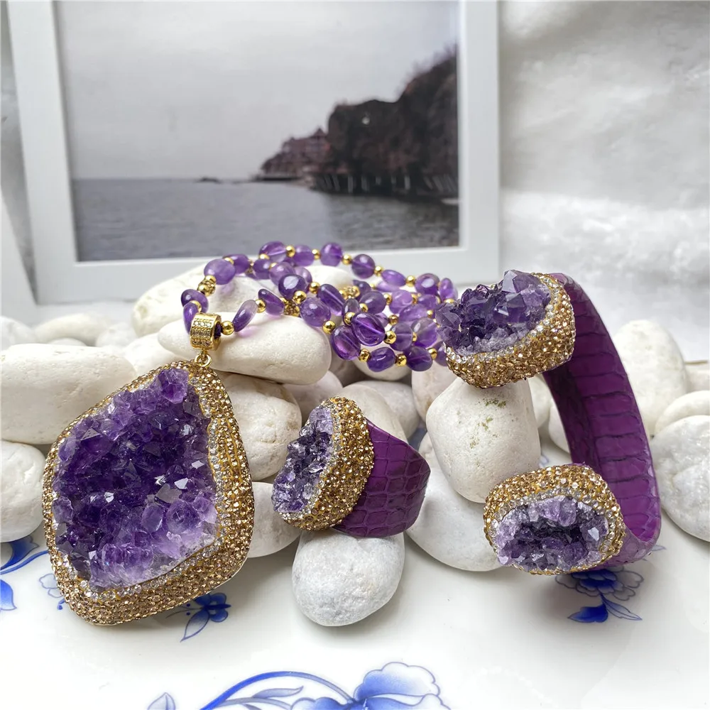 

Natural Uruguayan Amethyst Ladies Necklace Bracelet Ring Set Popular Personality Luxury Clothing Fashion Versatile Jewelry