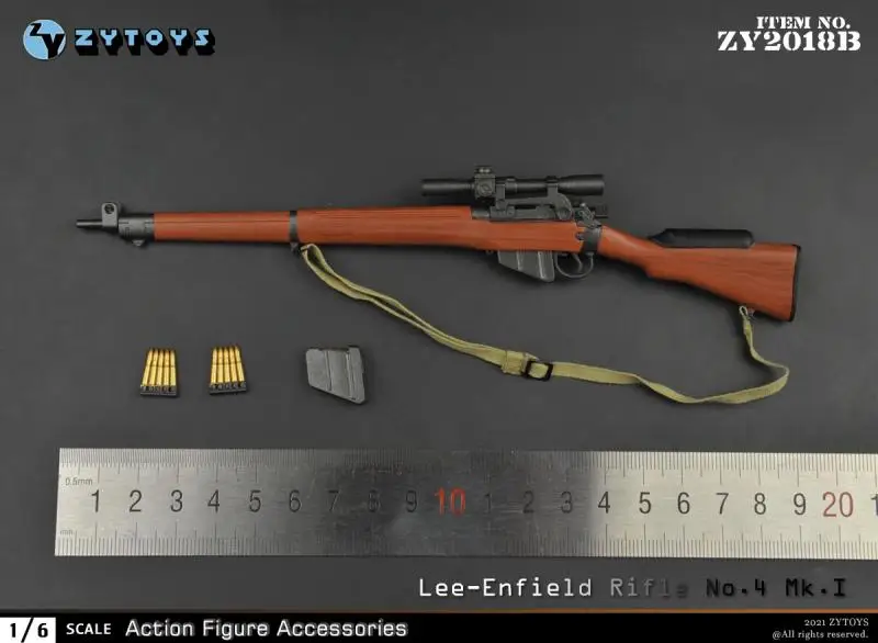 Soldier 1942 1/6 ratio Lee Enfield sniper version. Grenade version. Plastic model