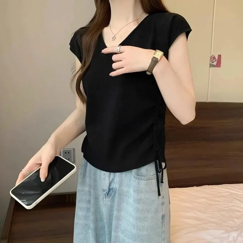 V-neck Striped Sweater Right Shoulder Short-sleeved T-shirt Women's Summer Top with Unique Design