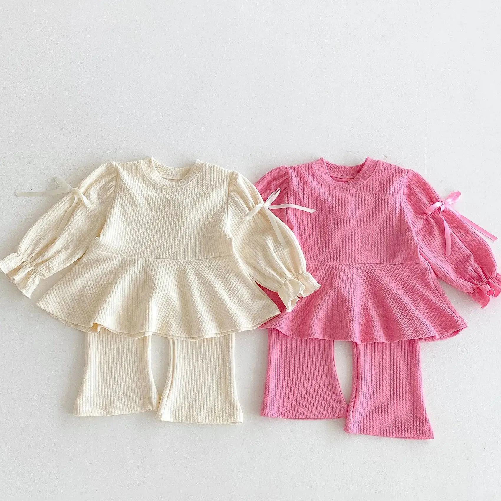 

Детские рубашки с бантом + расклешенные брюки, костюм из 2 предметов, хлопковая одежда для маленьких девочек, осенний корейский комплект для девочек, милый и милый комплект для девочек