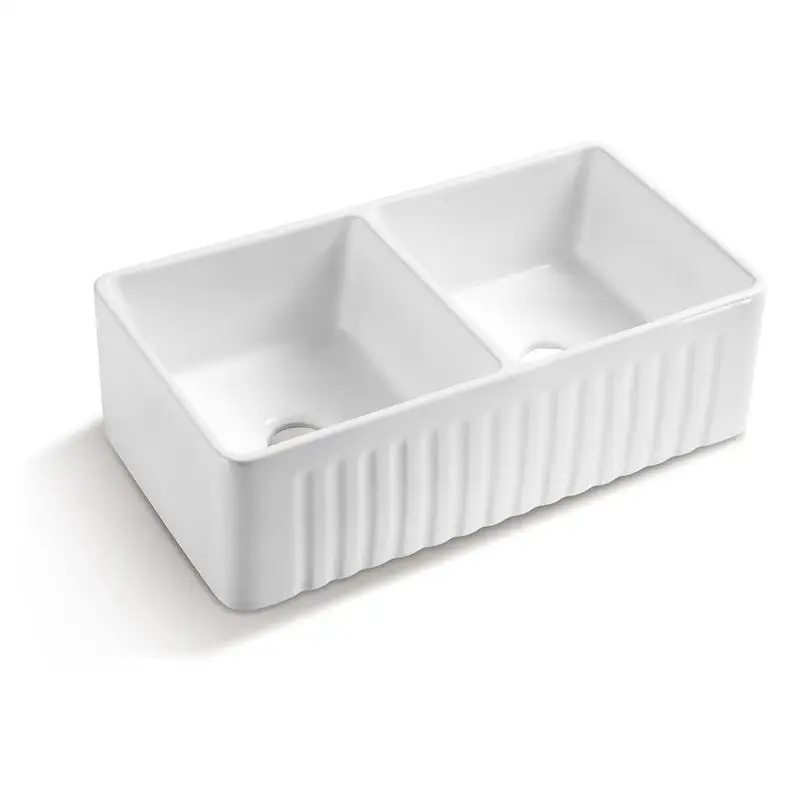 

Белый керамический фартук передняя кухонная мойка в фермерском доме