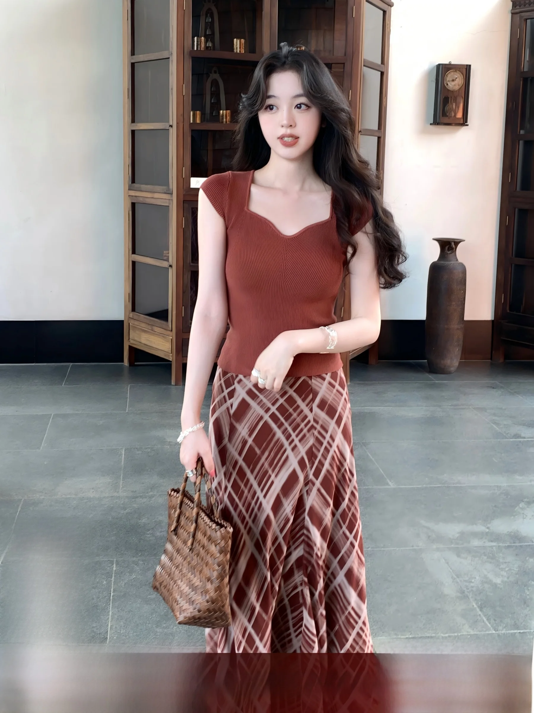 

Minimalist Knitted Slim Fit Top SYT Early Spring New Arrival Women's Casual Style Regular Length No Sleeve Regenerated Cellul...