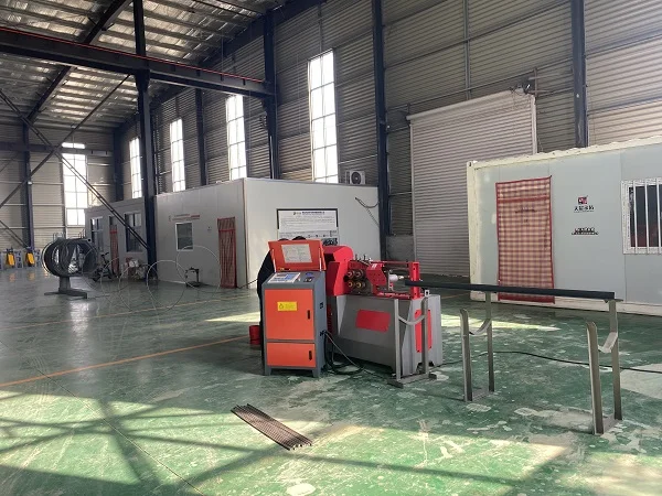 تستخدم 0-106 متر/دقيقة التلقائي باستخدام الحاسب الآلي الصلب بار استقامة آلة تحويل التردد محمل المحرك الأساسي للبناء