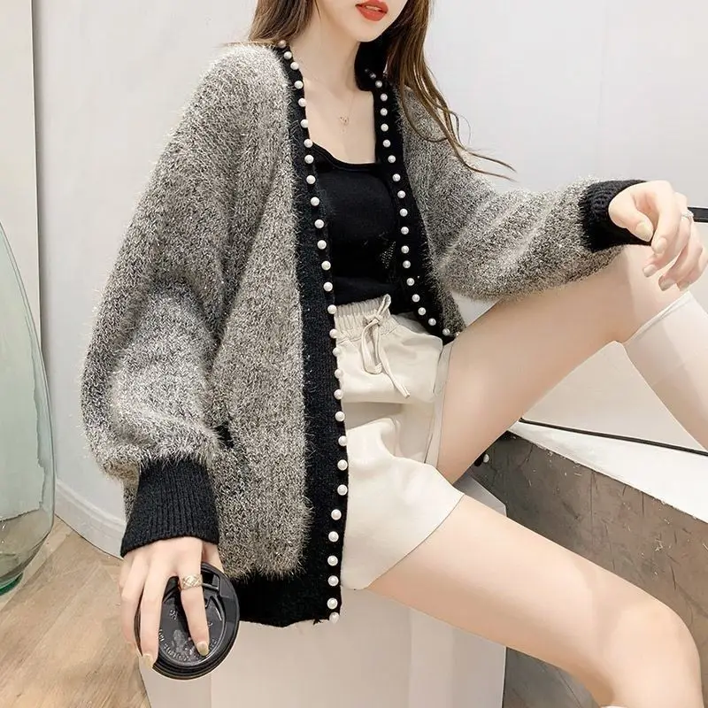 Autumn Winter V-neck Knitting Cardigan Women Fashion Diamonds Solid Color Sweater Coat Ladies Casual All-match Knitwear Tops