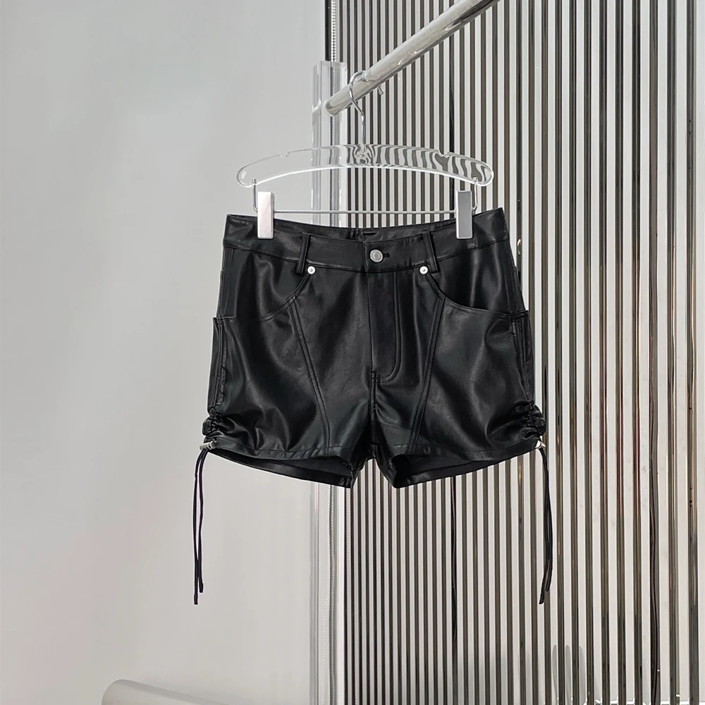 

Drawstring-Waist Pleated Leather Shorts for Women Trendy Patchwork Commuter High-Waisted Short Leather Pants Spring 2026 New Y2K