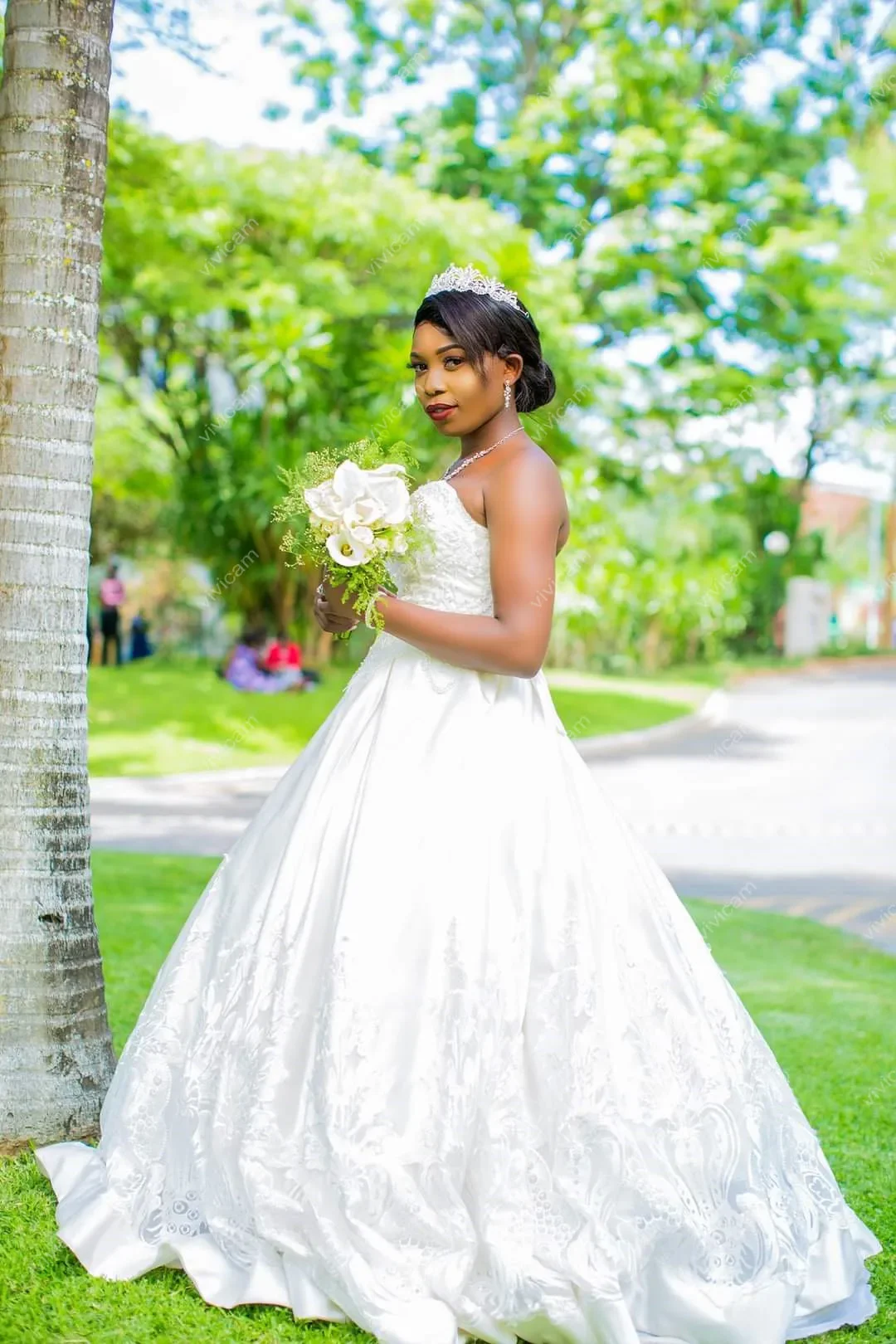 Customized Sexy Sweetheart Vestidos De Noiva Lace Wedding Dresses Sweep Train Puffy African Bridal Gowns