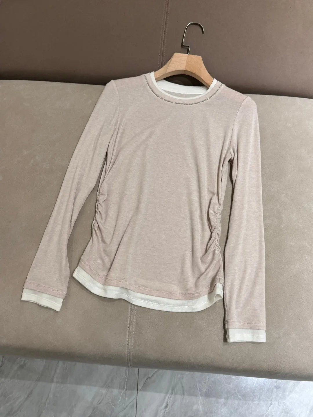 Early autumn long sleeved basic style sweater