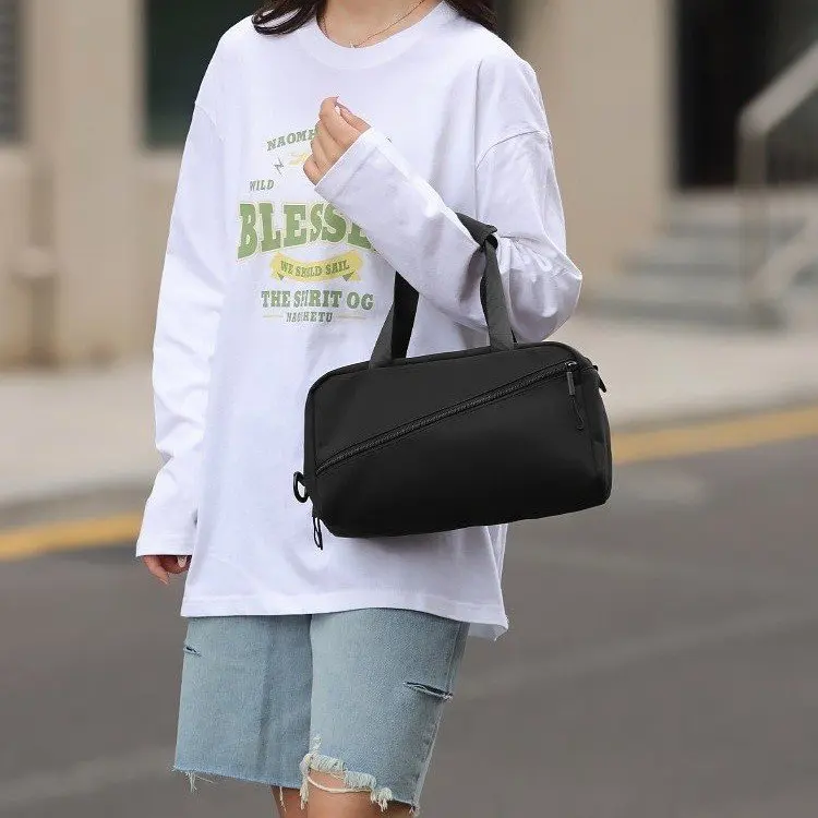 

2025 Autumn New Commuter Bag Leisure Bag Women's Versatile Sewing Line Shoulder Bag Zipper Nylon Cloth Small Square