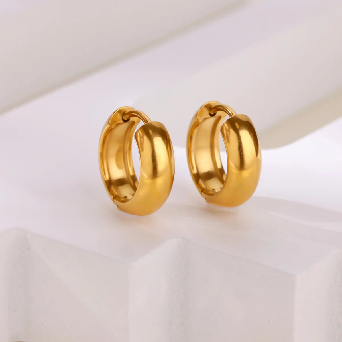 Pendientes de aro circulares para mujer y hombre, aretes de acero inoxidable de Color dorado, aretes con hebilla para oreja, joyería para hombre