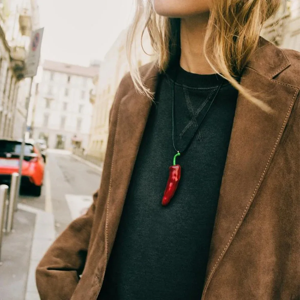 Fashion Boho Style Red Pepper Pendant Necklace Simple Realistic Simulated Vegetable Collar Cute Simulated Chili Necklace