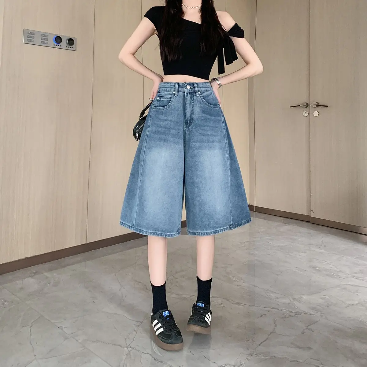 

High Waist Wide Leg Blue Jeans Women's Summer Five-Quarter Loose Straight Cut Denim Shorts Casual A-Line Hot Pants
