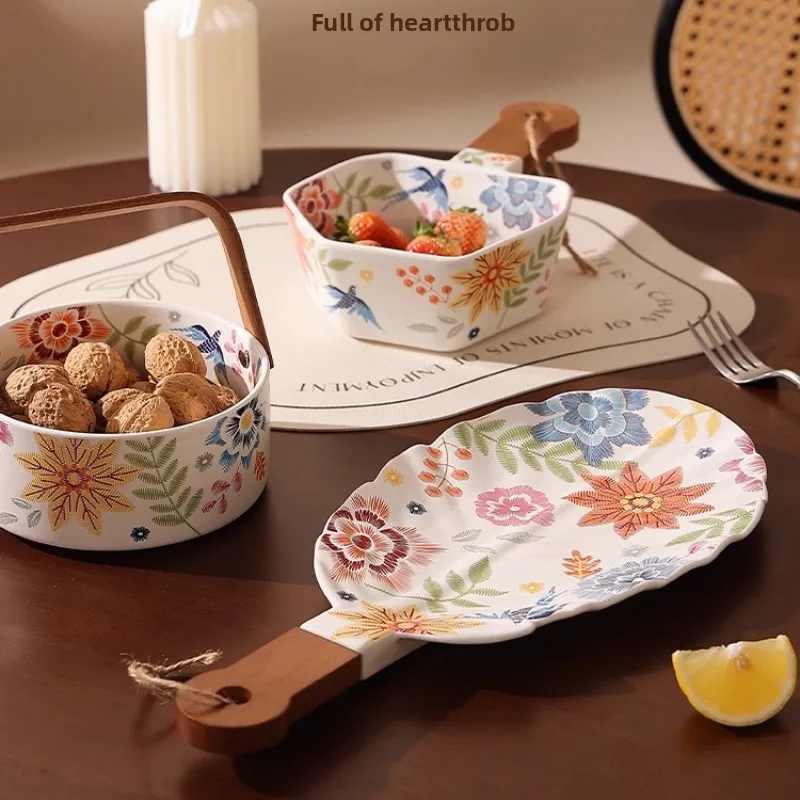 

Керамическая пищевая посуда, тарелки с деревянной ручкой, термостойкие красочные подносы, нескользящие корзины с фруктами, посуда, которую можно мыть в посудомоечной машине