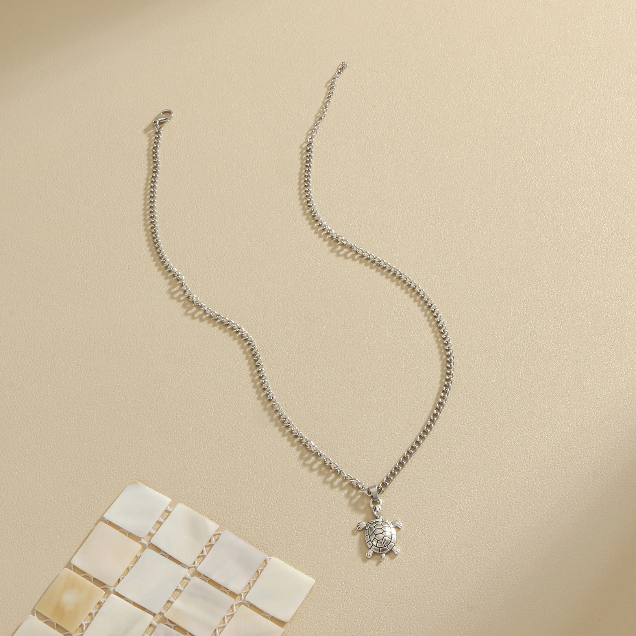 Schildkröte/Schildkröte Anhänger Dekoration Damenmode Ozean Urlaub Stil Anhänger Halskette geeignet für Schmuck Geschenke täglichen Urlaub