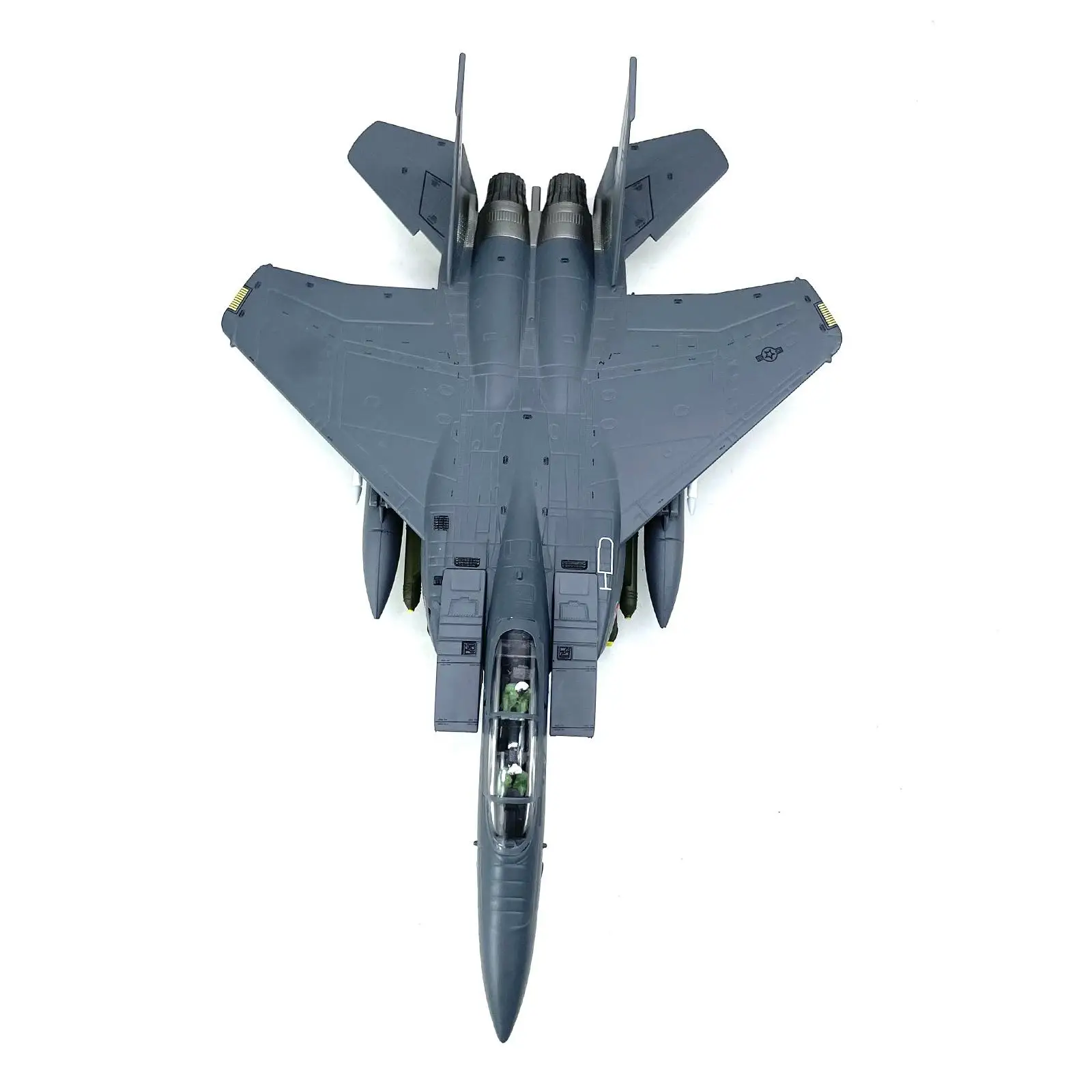 

Модель самолета F-15E в масштабе 1:100 с подставкой для коллекции