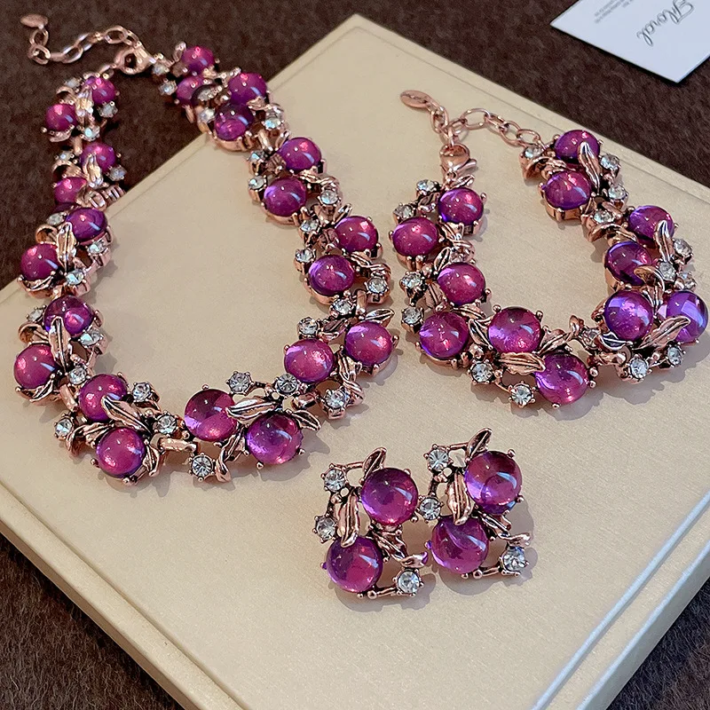 

Diamond Studded Flower Leaf Geometric Necklace Design Clavicle Chain Retro Fashion Luxury Necklace Temperament Accessory Women