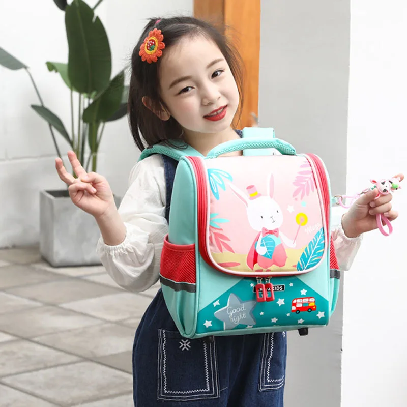 かわいいカラフルなバッグスクールバッグ防水大型バックパック子供の漫画バッグ高品質ポータブル小学校バックパック