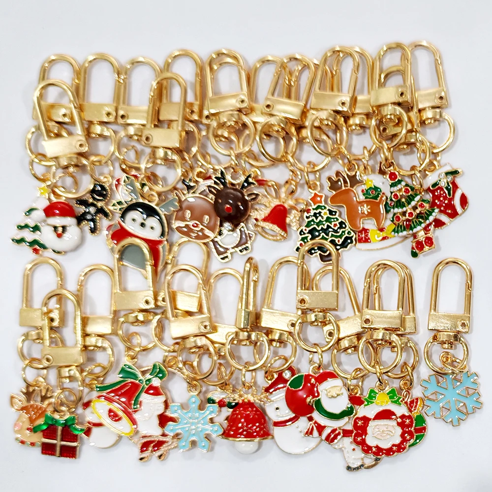 25Pcs (Mix) Random style Christmas Series Metal keychain Ornament purse Bag Christmas Gifts Accessories for Christmas Party Gift