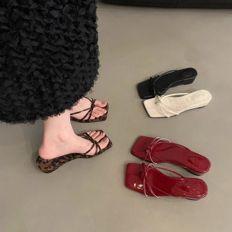 

Women's 2026 Summer New Leopard Print Wedge Flip Flops French Style Square Toe Thong Sandals For Dresses