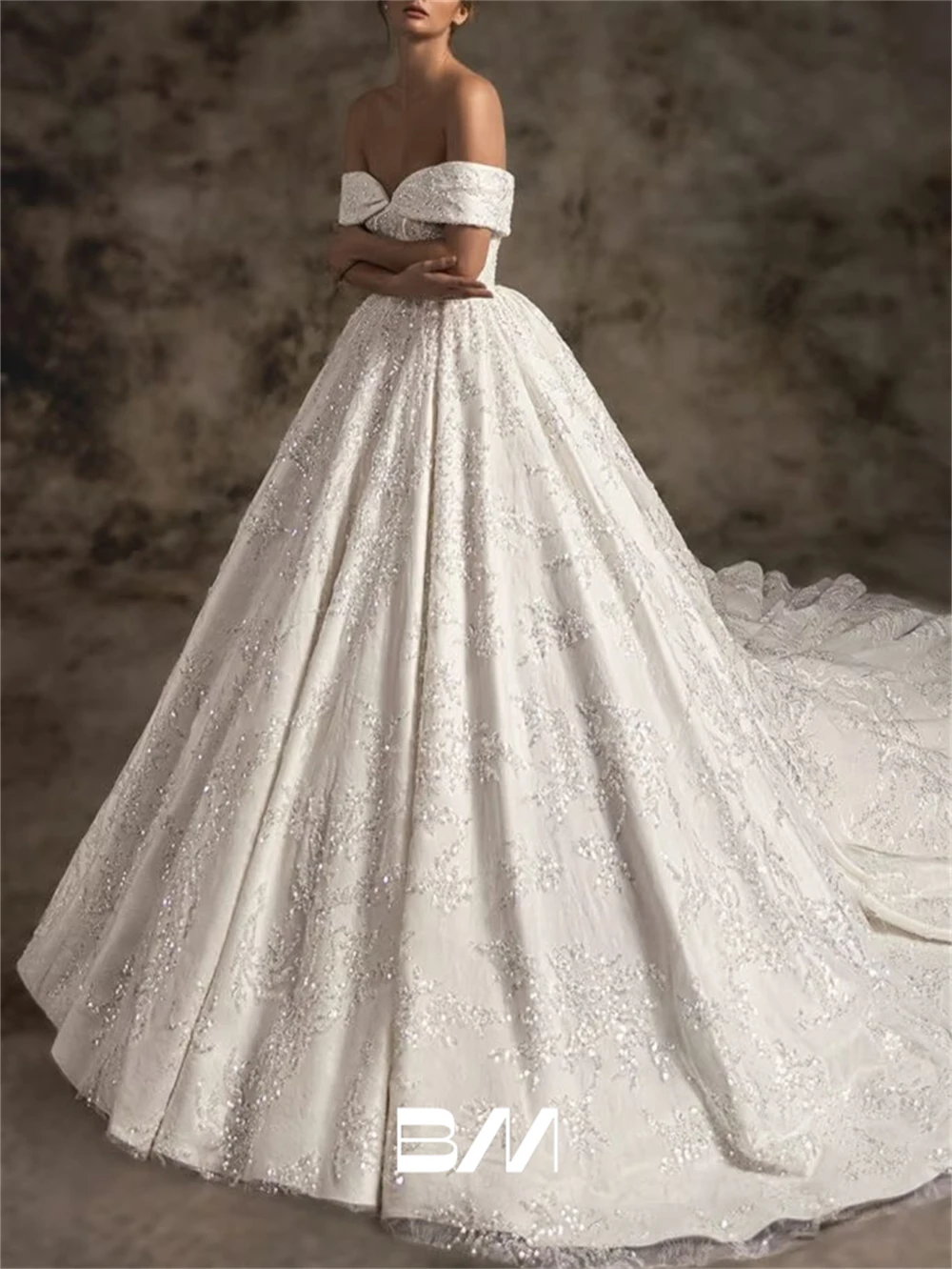 

Embroidered Lace Ballgown Wedding Dress Off-the-Shoulder Sleeves Luxury Bride Dresses Elegant Bridal Gown Custom Supported