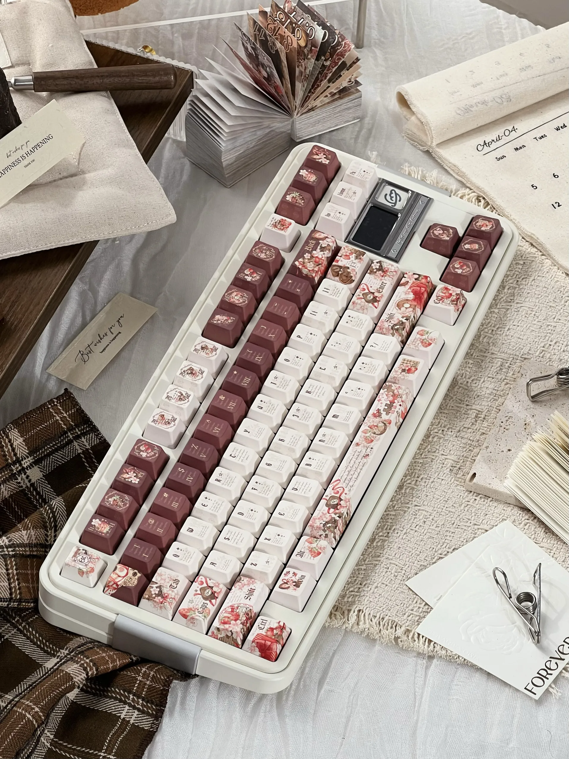 131 Keys Retro Strawberry Chocolate Keycaps Customized Cherry Profile Sublimated Cute PBT High Value Mechanical Keyboard Keycaps