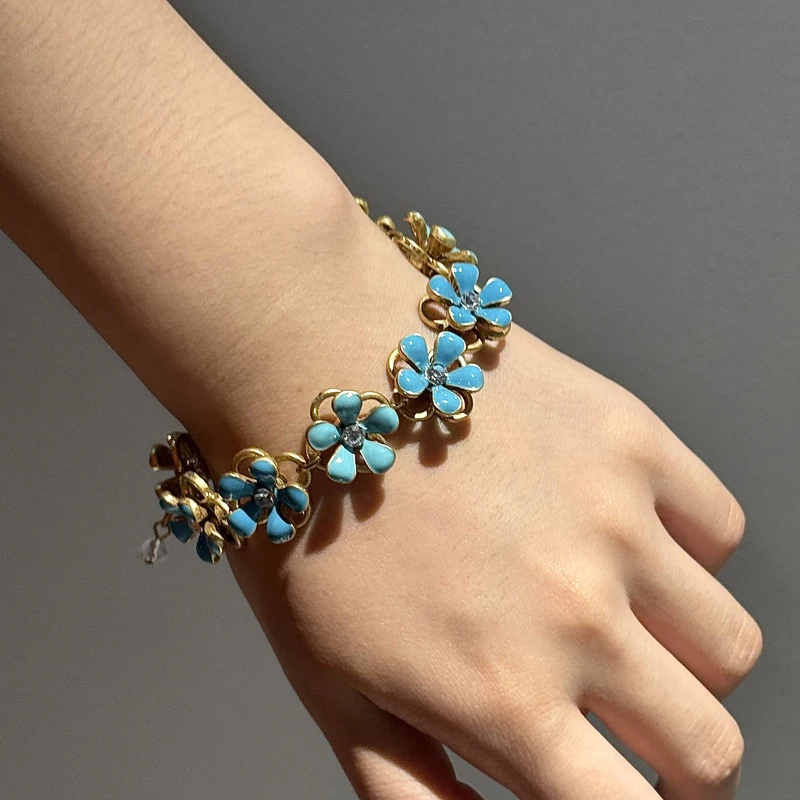 

Vintage Blue Flower Bracelets Woman 18k Gold Color Bohemia Charm Summer Beach Accessories 2025 Trend Jewelry New