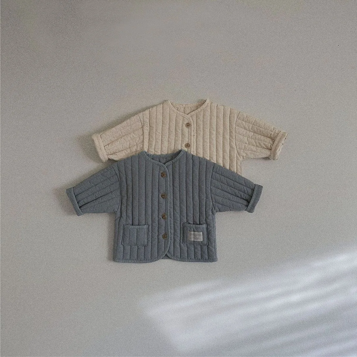 2024 شتاء جديد طفل طويل الأكمام معطف دافئ الصلبة الرضع الفتيات زائد المخملية سميكة سترة معطف طفل الفتيان القطن وسادة مبطنة