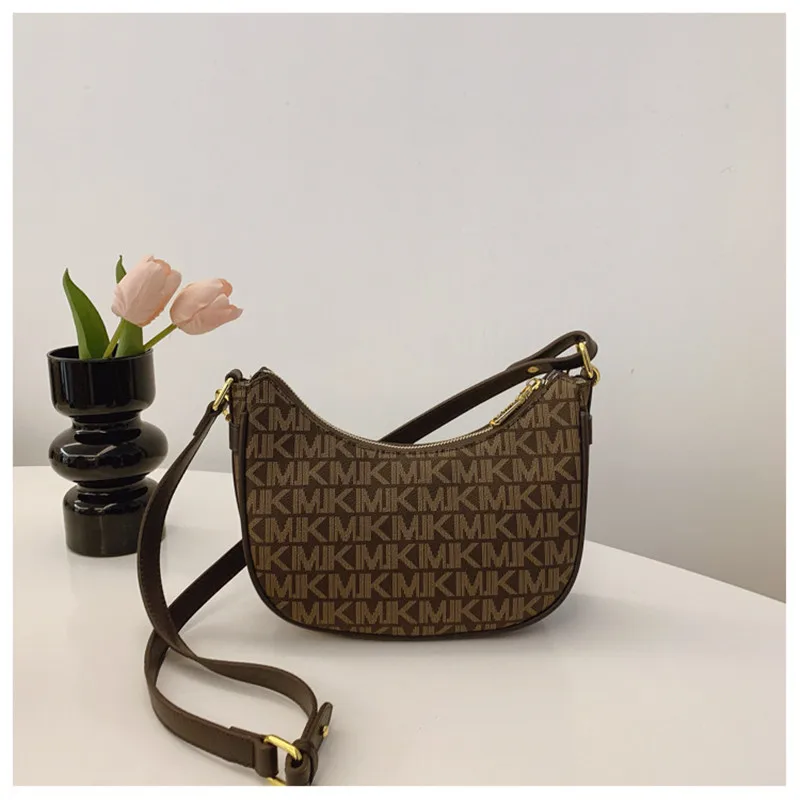 Women's Luxury Handbag 2024 New French Retro Casual Single Shoulder Underarm Bag Versatile Diagonal Cross Dumpling Bag Trendy