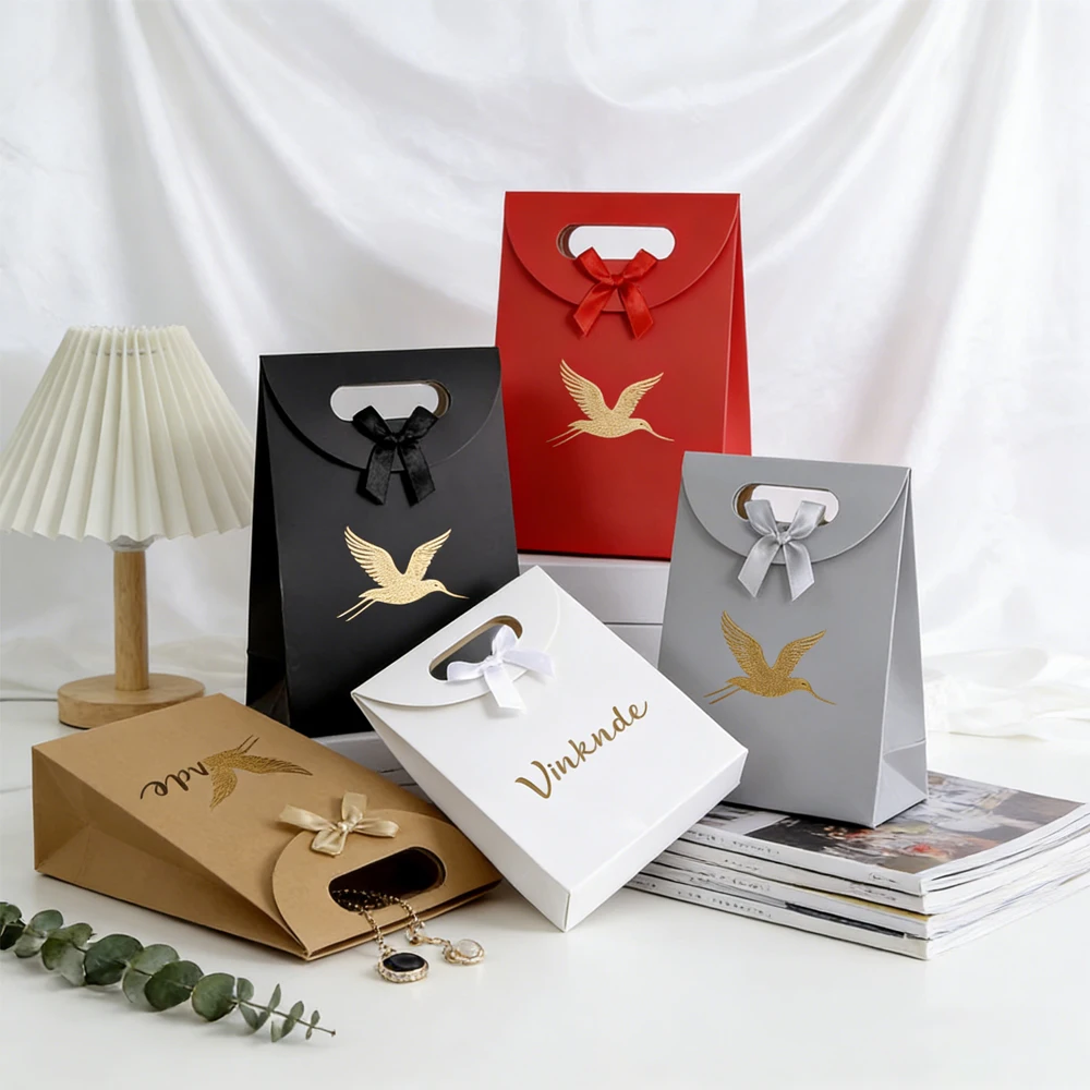 

100Pcs 16x12x6cm Customized Logo Bow Design Candy Gift Bags Die Cut Handle Paper Box For Chocolate Perfume Jewelry Packaging Bag