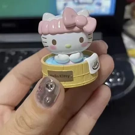 Sanrio Família Figurine Toy Doll, Cinnamoroll, Kuromi, Olá Kitty, Pompom Pochacco, Purin, Gudetama, Hot Spring Series, Presente, Novo