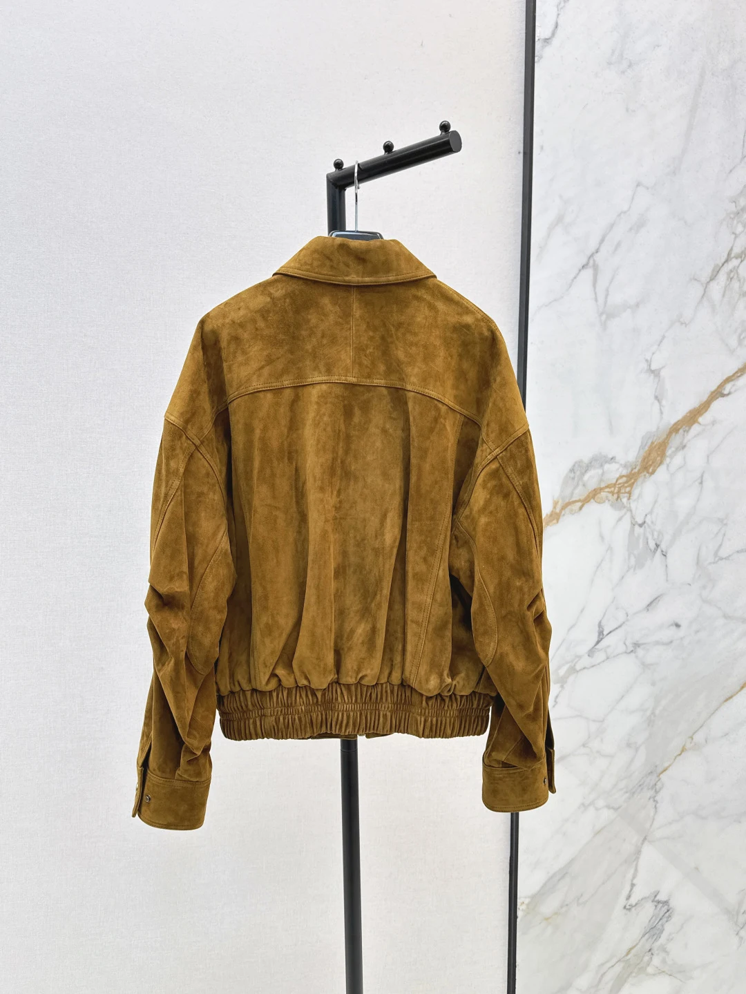 Echtlederjacke mit gekerbtem Revers, stilvoll und schmal geschnitten, weich und bequem