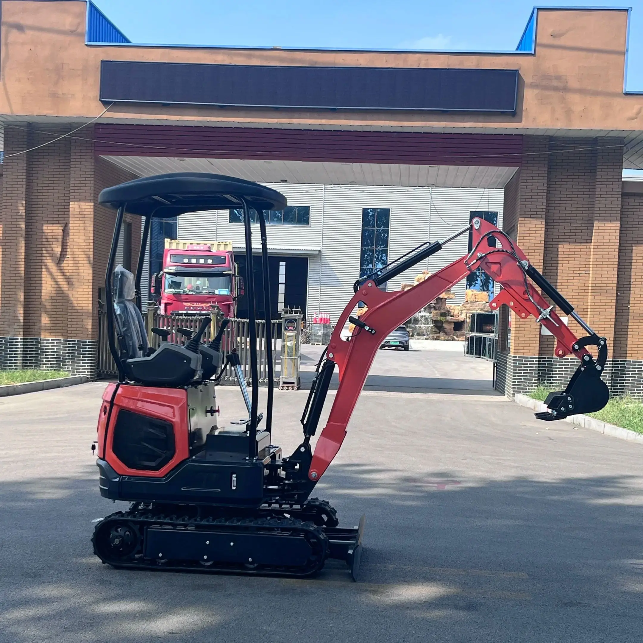 

Free delivery mini excavator 1.8 tons EPA new track compact small excavator for ranch engineering multifunctional use