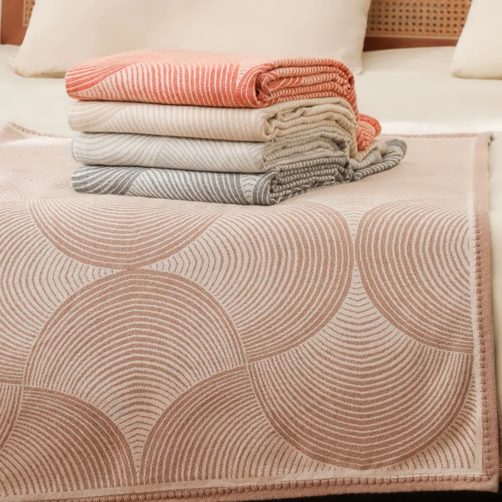 

120x150CM Air Blanket Light Luxury Air Conditioning Blankets Nap Sofa Blanket Camping Blankets Woven Jacquard Blankets