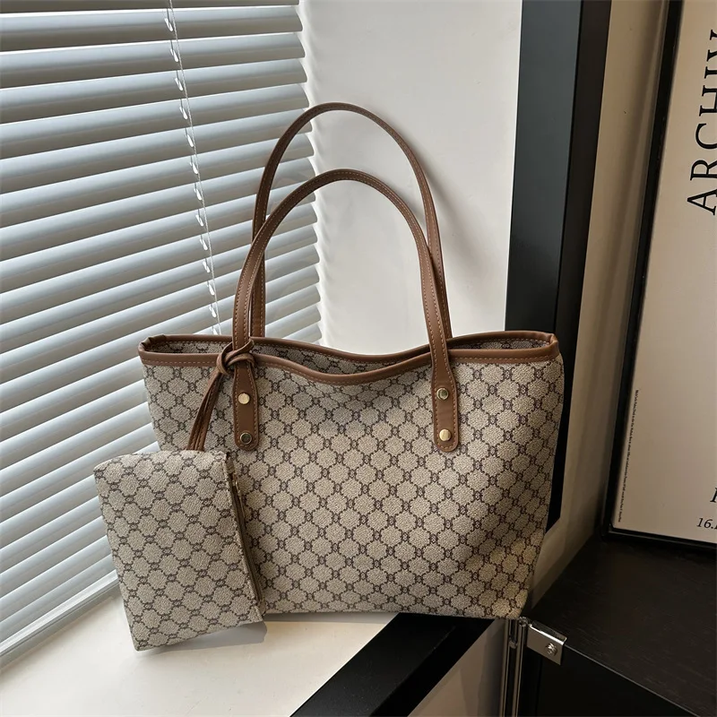 

Commuter Large-capacity Mother and Child Bag 2024 New Korean Version Shoulder Bag Plaid Printed Tote Bag Premium Handbag