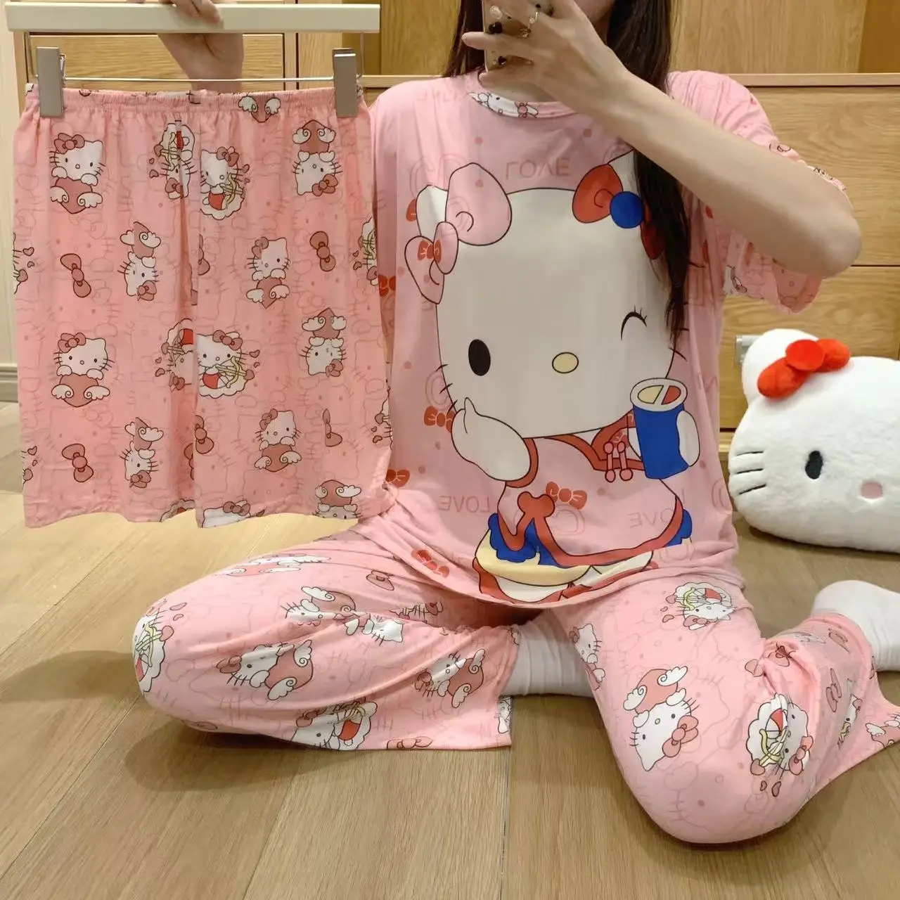 

Женский летний пижамный комплект с мультяшным принтом Hello Kitty, 3 предмета: футболка с коротким рукавом и длинные брюки, домашняя одежда больших размеров, милая пижама
