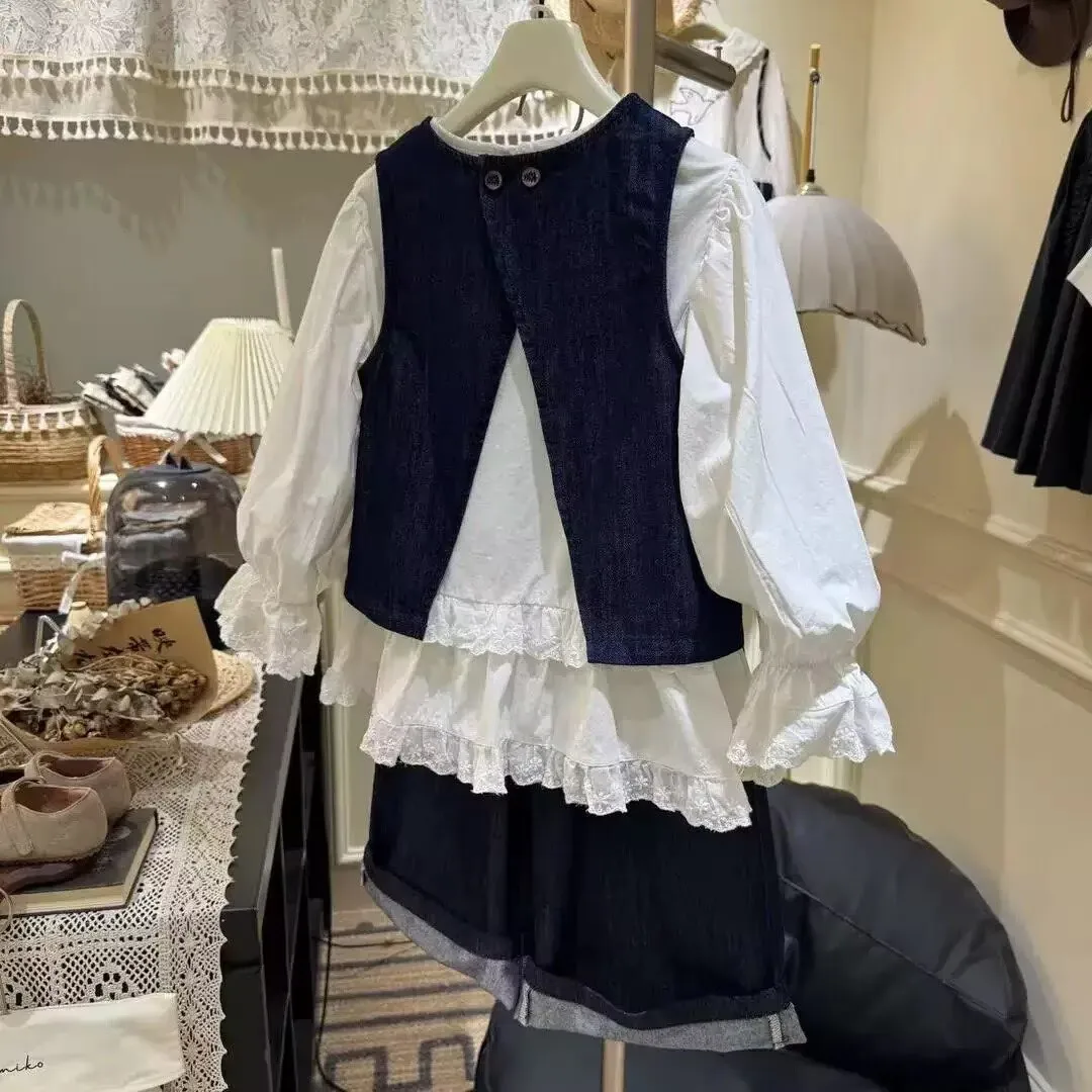 

2026 милый комплект из трех предметов для девочек, белая рубашка + жилет + брюки, детский комплект для детей от 3 до 8 лет, детская одежда