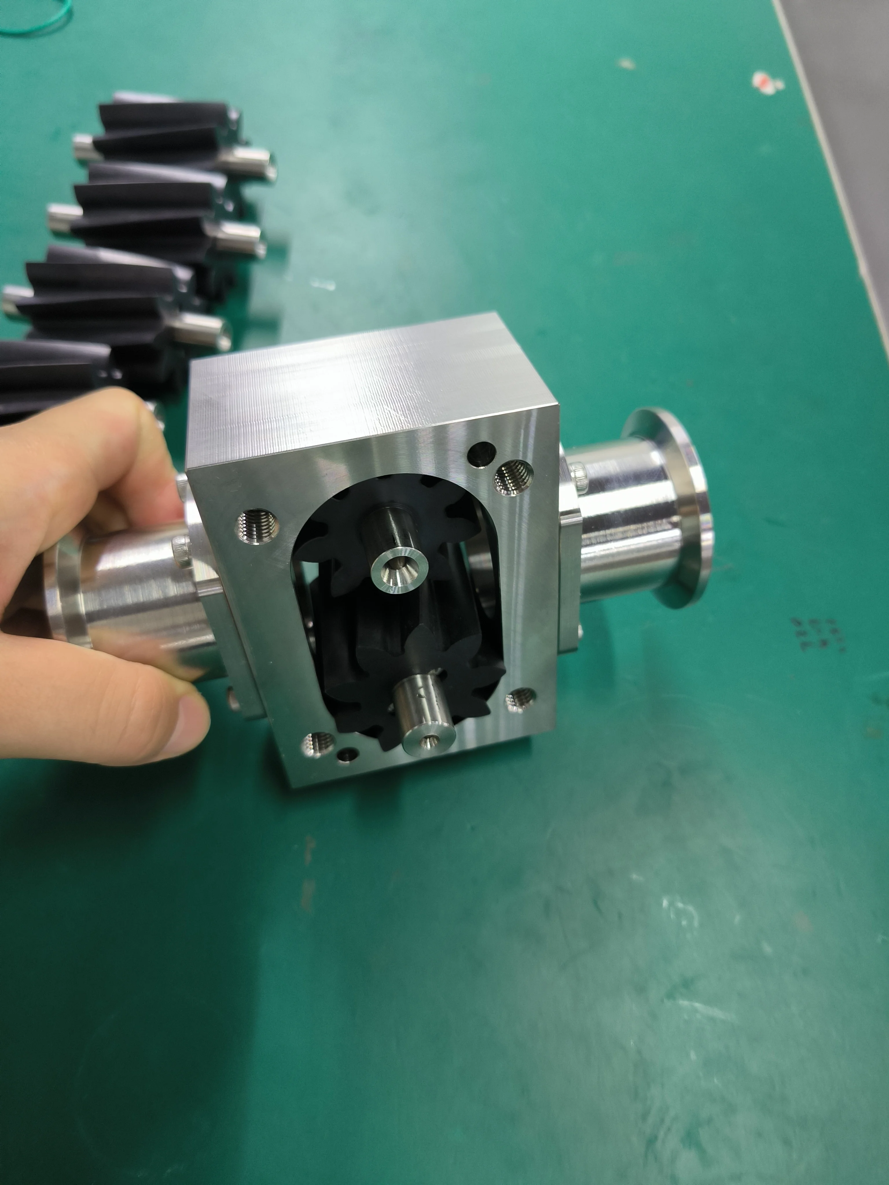 High Viscosity Stainless Steel 750W Electric Gear Oil Pump Micro Magnetic Drive Chemical Gear Metering Pumps With Servo Motor