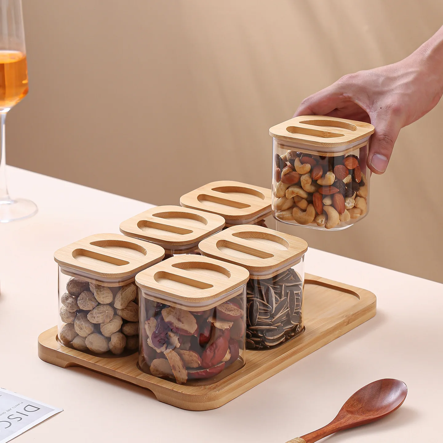 Japanese Style Dry Fruit Jar with Sealed Compartments High Borosilicate Glass Living Room Tea Table Pumpkin Seeds Nut Candy Box