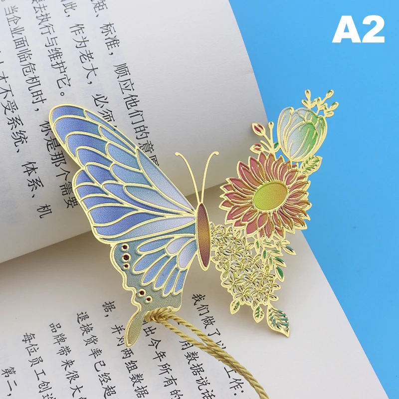 Estilo chinês Metal Borboleta Flor Bookmarks, Exquisite Oco Pingente, Clipe de Livro, Ferramenta de Leitura, Material Escolar, Estudantes, 1Pc