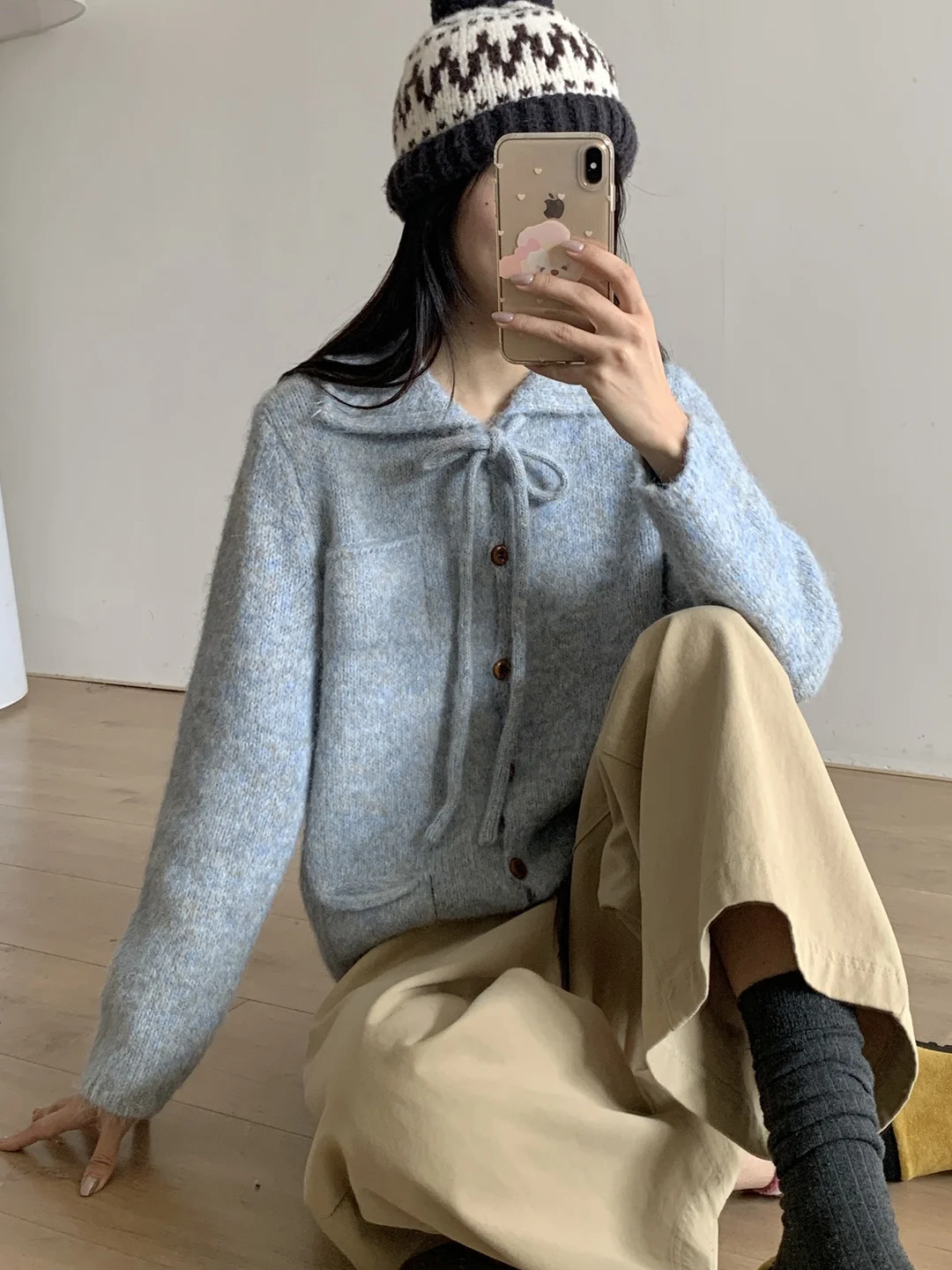 Мягкий вязаный свитер с кетами. Винтажный вязаный простой воротник с поясом. Открытый кардиган на одной пуговице. Свободный крой. Длинный топ све.