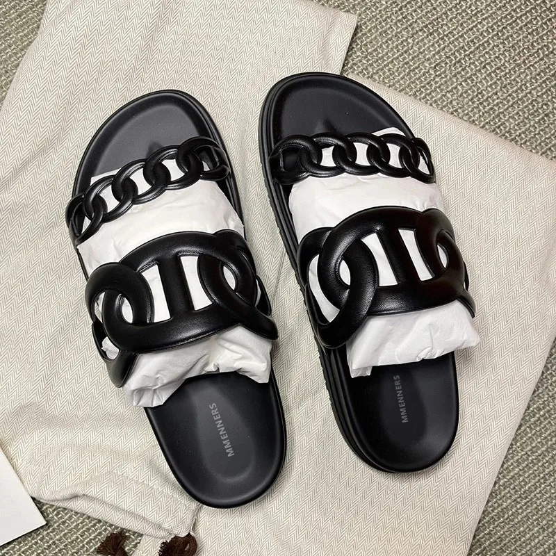 Sommer Neuer Stil Europäische und Amerikanische Kreuzriemen-Flip-Flops Lässige Dicksohlige Rundketten-Strandsandalen für Damen