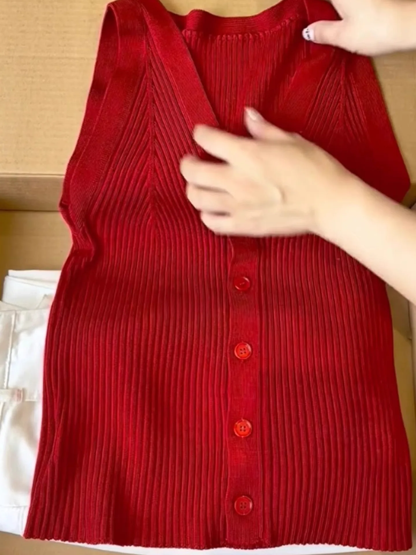 Faionable Strickweste für Damen, reine Farbe, schlankmachend, Sommer, offene Strickjacke, Einzelknopf, verziert, Pendelschlaf, 2025, Dichter