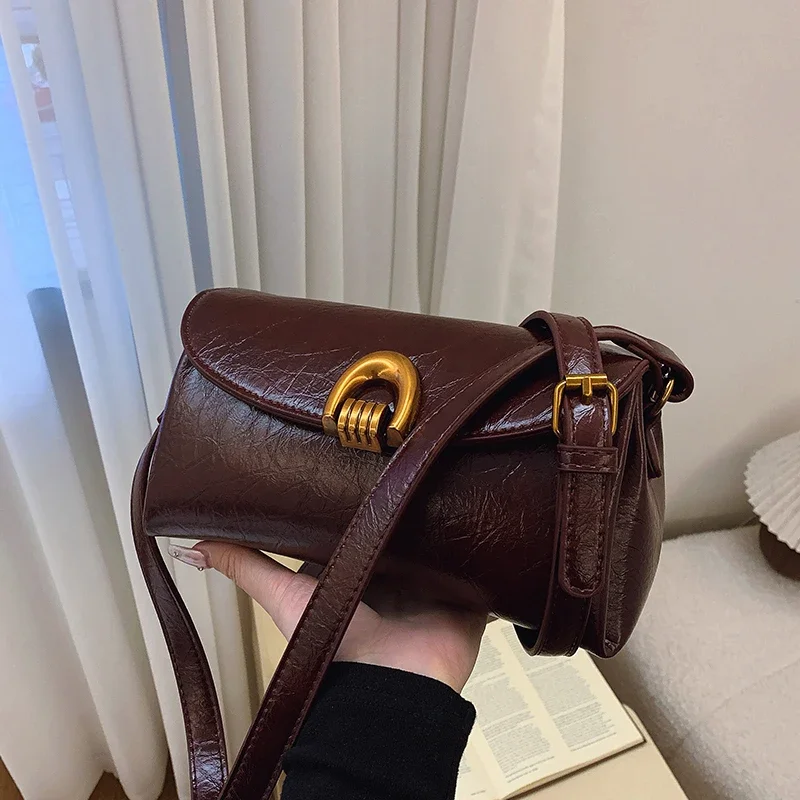 

2025 New High End Underarm Bag Fashionable and Versatile Retro Small Square Bag Commuter Single Shoulder Crossbody Bag