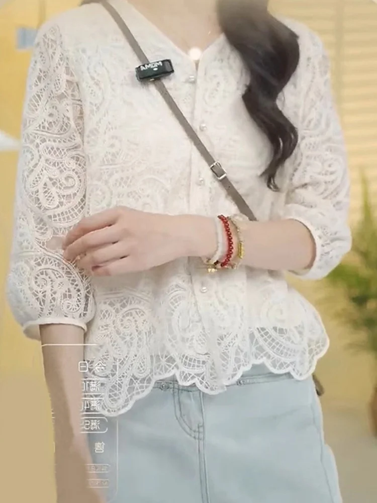 Faionable High-End Lace irt Scava fuori ort Sve Gancio Fiore Design Dimagrante Top Age-Defng Versatile Seta coreana Sle