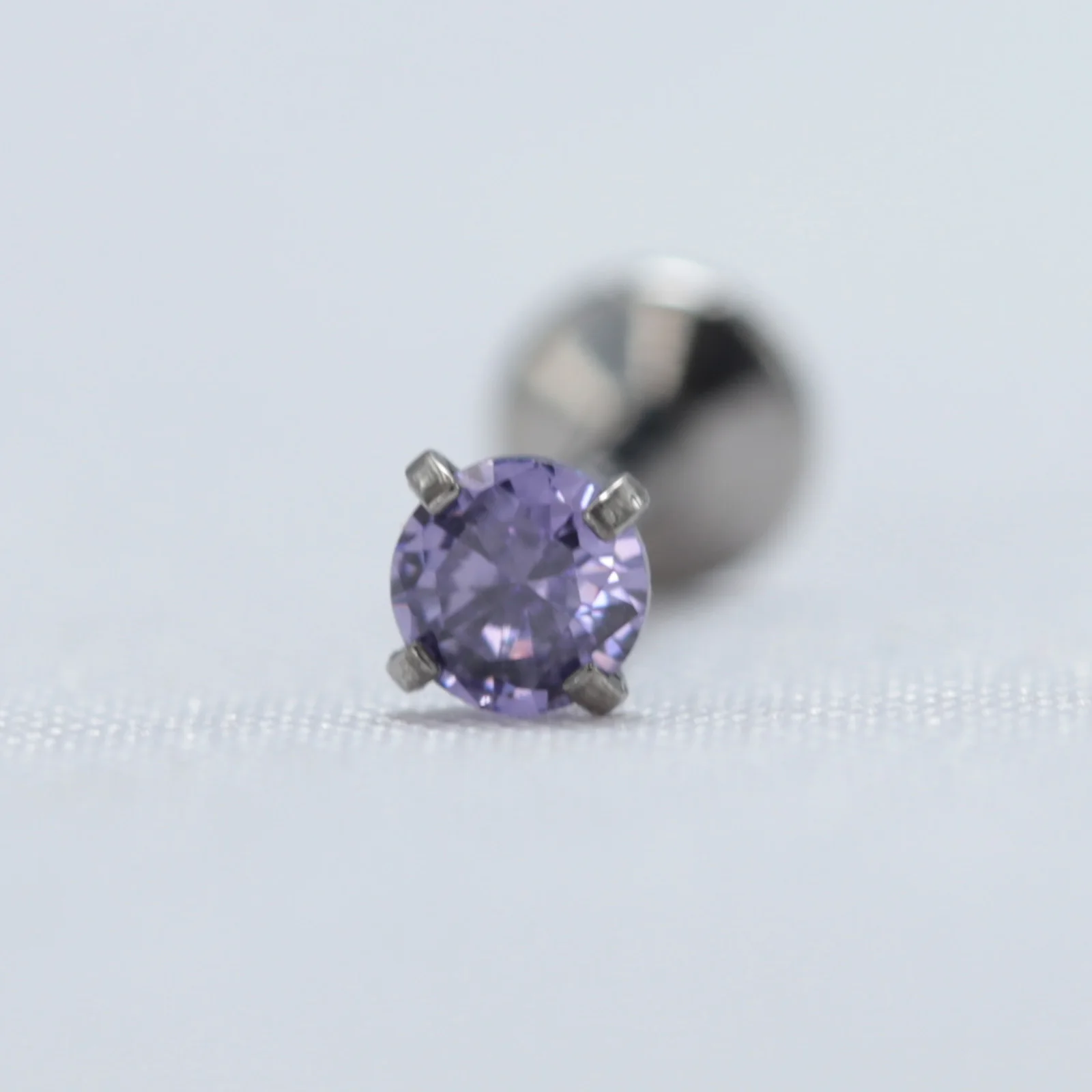 16G ASTM F136 Titanium Labret Stud Prong Set Cubic Zirconia Claw Internal Threaded Lip Ring Earlobe Earring Daith Conch Piercing